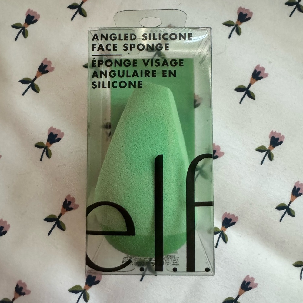 NEW. e.l.f. Cosmetics Angled Silicone Face Sponge